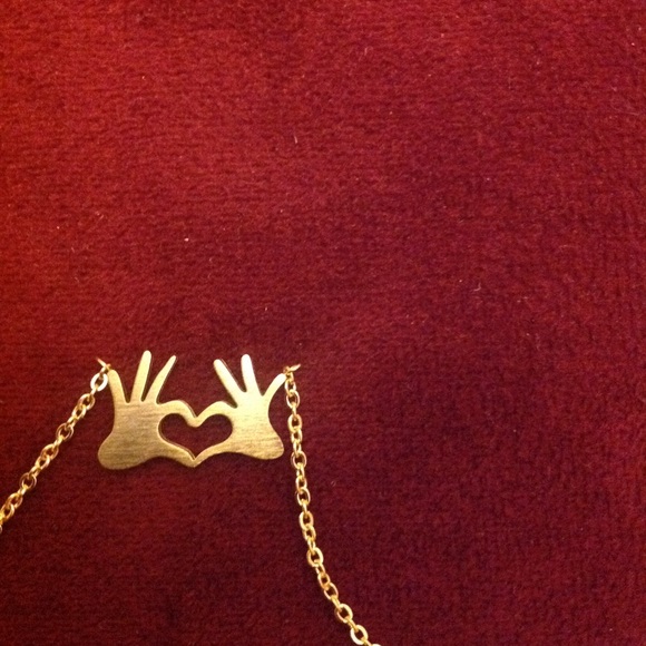 New Heart Necklace - Picture 3 of 7